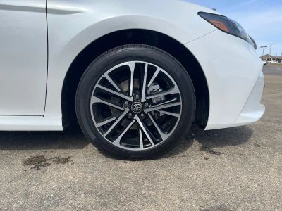 2026 Toyota Camry - Photo 16