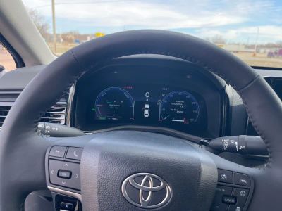 2026 Toyota Camry - Photo 10
