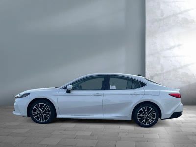 2026 Toyota Camry - Photo 3