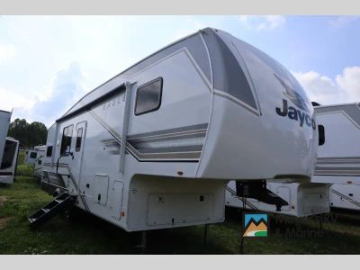 2027 Jayco Eagle SLE 28RKS — front three-quarter view