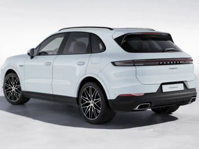 2026 Porsche Cayenne - Photo 3