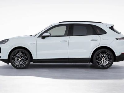 2026 Porsche Cayenne - Photo 2