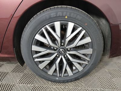 2024 Nissan Altima — photo 10 view