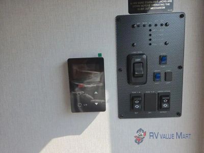 2027 Coachmen RV Freedom Express — photo 17 view