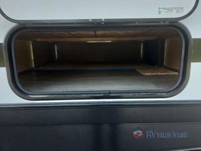 2027 Coachmen RV Freedom Express — photo 13 view
