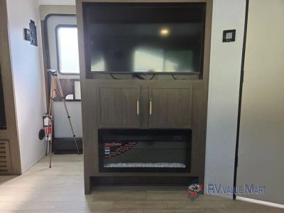 2027 Coachmen RV Freedom Express — photo 22 view