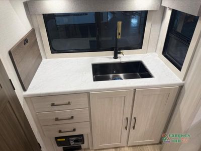 2026 Forest River Surveyor Legend — photo 18 view