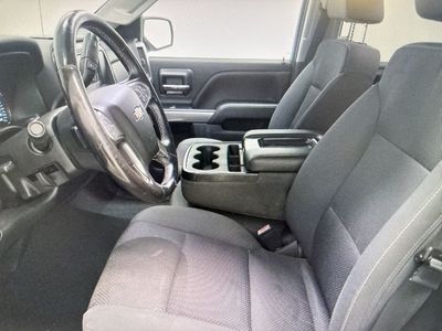 2018 Chevrolet Silverado 1500 — engine compartment view