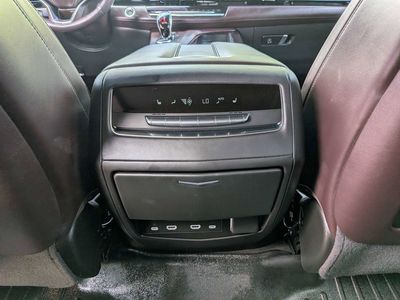 2024 Cadillac Escalade — photo 18 view