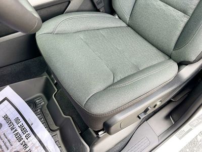 2026 Ram 1500 — photo 18 view