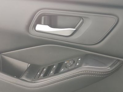 2024 Nissan Rogue — photo 17 view
