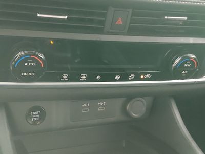 2024 Nissan Rogue — photo 18 view