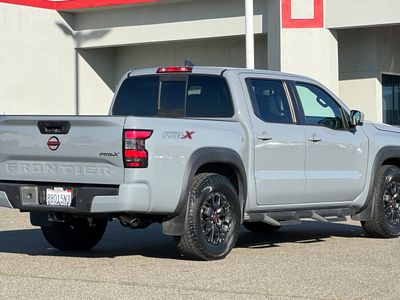 2022 Nissan Frontier - Photo 2