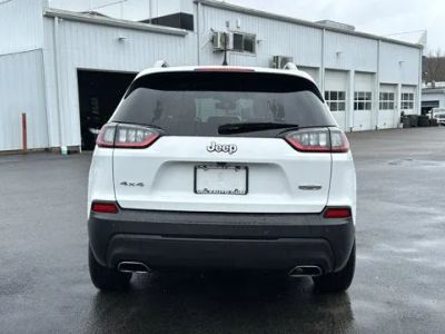 2021 Jeep Cherokee — interior view