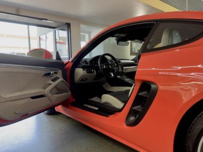 2017 Porsche 718 Cayman — photo 7 view