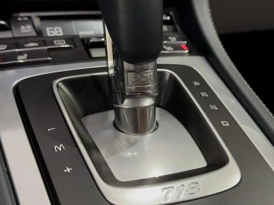 2017 Porsche 718 Cayman — photo 18 view