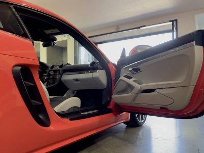 2017 Porsche 718 Cayman — photo 10 view