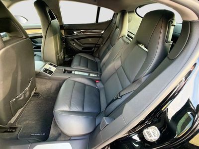 2011 Porsche Panamera - Photo 21