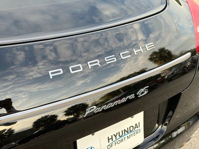 2011 Porsche Panamera - Photo 11