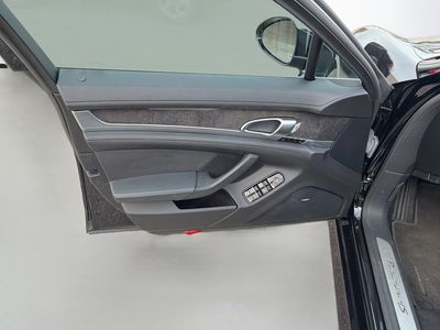 2011 Porsche Panamera - Photo 22