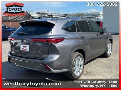2022 Toyota Highlander — photo 7 view