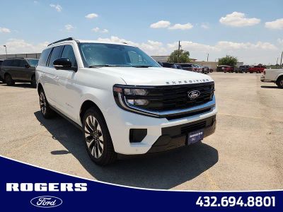 2027 Ford Expedition Platinum in Star White Metallic Tri-Coat — front three-quarter view