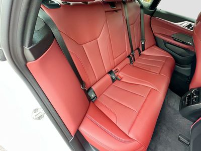 2026 BMW i4 - Photo 22