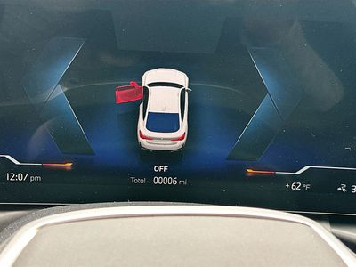 2026 BMW i4 - Photo 9
