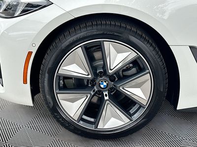 2026 BMW i4 - Photo 26