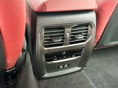 2026 BMW i4 - Photo 19