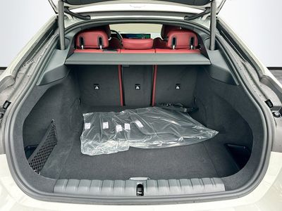 2026 BMW i4 - Photo 21