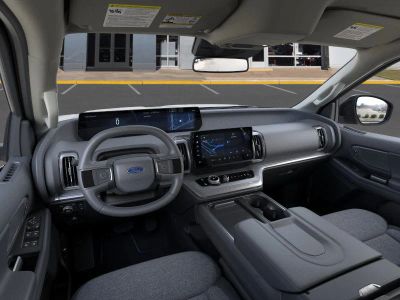 2026 Ford Expedition — photo 9 view