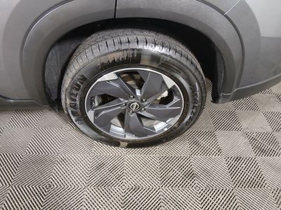 2025 Nissan Rogue — photo 10 view