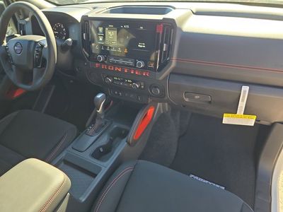 2026 Nissan Frontier — photo 13 view