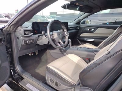 2024 Ford Mustang - Photo 3