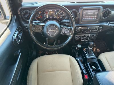 2020 Jeep Wrangler — photo 15 view