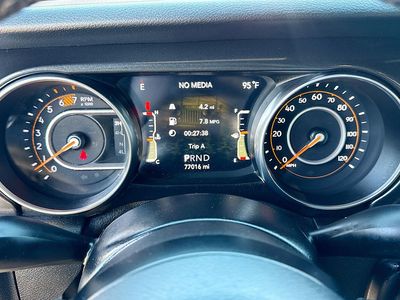 2020 Jeep Wrangler — photo 37 view