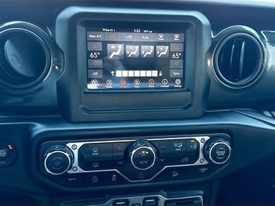 2020 Jeep Wrangler — photo 31 view