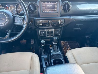 2020 Jeep Wrangler — photo 17 view