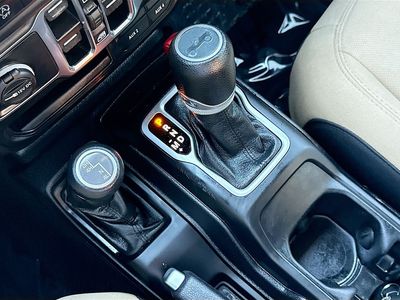 2020 Jeep Wrangler — photo 26 view