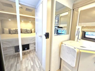 2026 Thor Motor Coach VEGAS - Photo 13