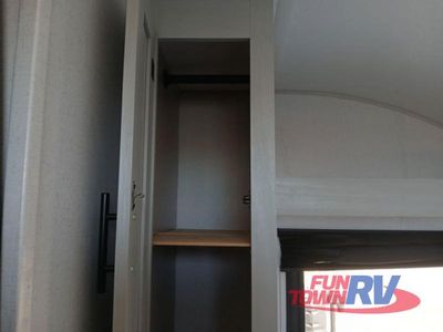 2022 Forest River RV Salem FSX — photo 34 view