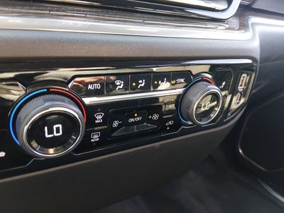 2025 Chevrolet Silverado 1500 — photo 17 view