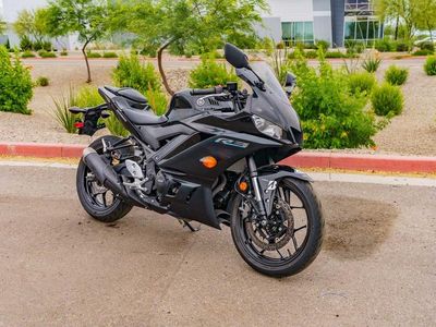 2023 Yamaha YZF-R3 - Photo 2