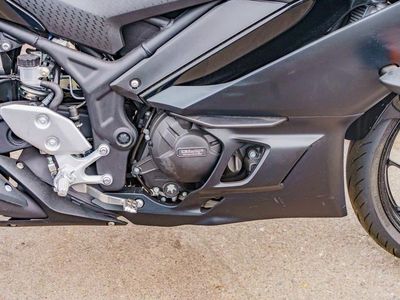 2023 Yamaha YZF-R3 - Photo 11