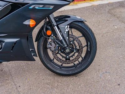 2023 Yamaha YZF-R3 - Photo 12