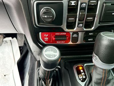 2022 Jeep Gladiator — photo 28 view
