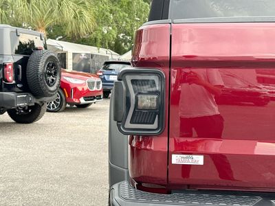 2022 Jeep Gladiator — photo 10 view