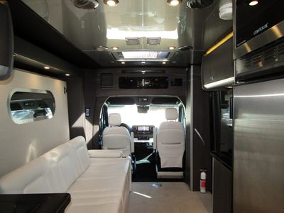 2022 Airstream ATLAS - Photo 3