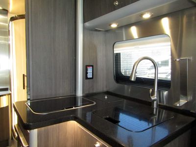 2022 Airstream ATLAS - Photo 8